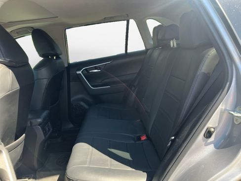 Used 2022 Toyota RAV4 XLE w/ Convenience Package AWD/4WD image 11