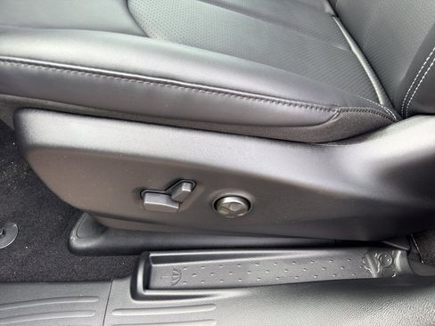 New 2026 Chrysler Pacifica Select FWD image 14