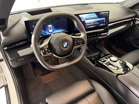 Used 2026 BMW 530i RWD image 4