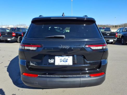 Used 2024 Jeep Grand Cherokee L Altitude image 4