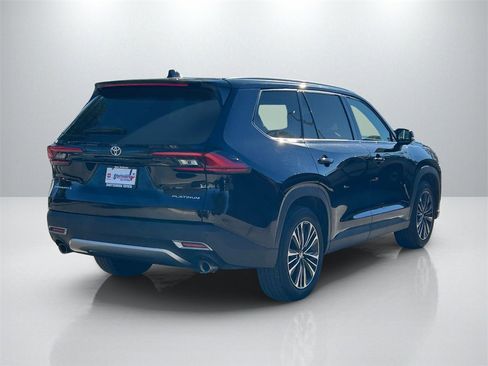 Used 2024 Toyota Grand Highlander AWD Hybrid image 5