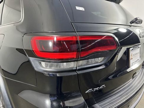 Used 2018 Jeep Grand Cherokee Limited w/ Luxury Group II image 30