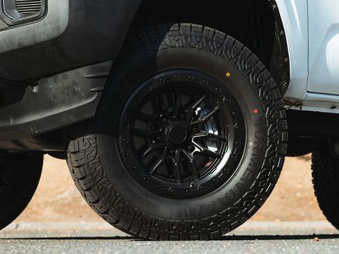 Used 2021 Toyota Tacoma SR image 3