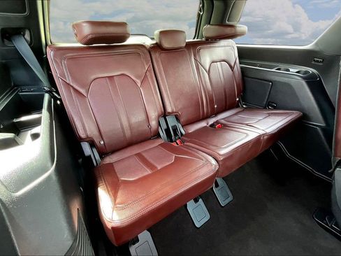 Used 2022 Ford Expedition Limited AWD/4WD image 28