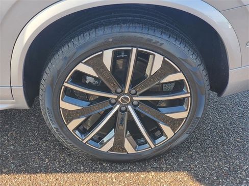 Used 2025 Volvo XC90 B5 Plus image 7