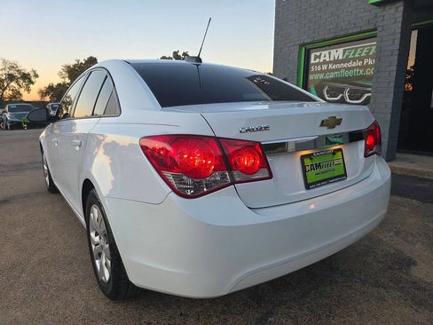 Used 2016 Chevrolet Cruze LS image 8