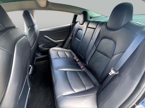 Used 2022 Tesla Model 3 Standard Range RWD image 18
