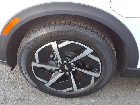 Used 2026 Chevrolet Equinox EV LT FWD image 8