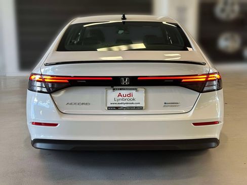 Used 2025 Honda Accord Sport image 5