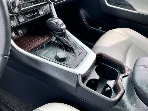 Used 2019 Toyota RAV4 Limited w/ Carpet Mat Package AWD/4WD image 20