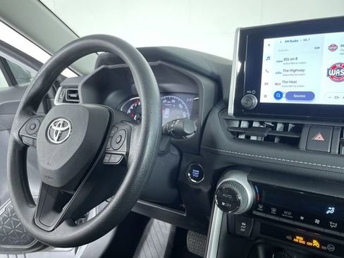 Used 2024 Toyota RAV4 XLE image 28