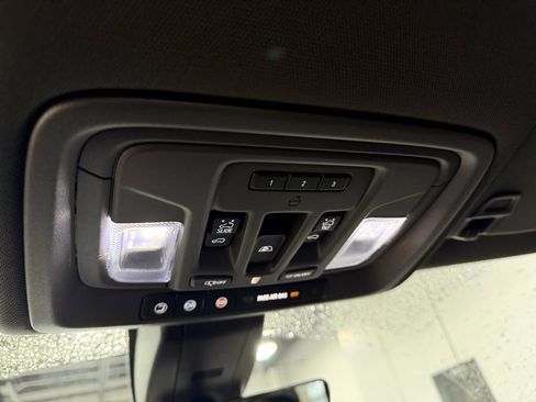 Used 2021 GMC Sierra 1500 Denali w/ Denali Ultimate Package image 18