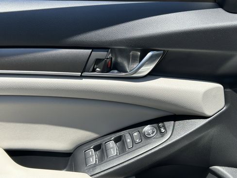 Used 2019 Honda Accord LX image 19