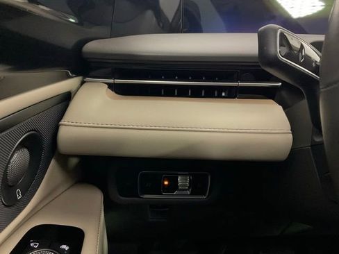 Used 2025 Lincoln Nautilus Reserve w/ Jet Appearance Package AWD/4WD image 20