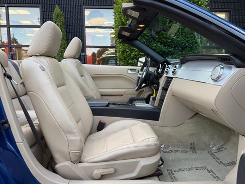 Used 2007 Ford Mustang Convertible RWD image 31