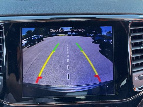 Used 2019 Jeep Grand Cherokee High Altitude AWD/4WD image 8
