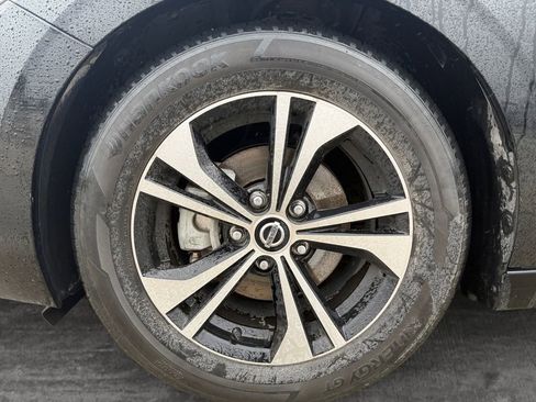 Used 2023 Nissan Sentra SV image 9