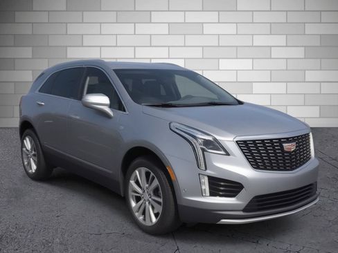 Certified 2024 Cadillac XT5 Premium Luxury w/ Technology Package FWD image 2