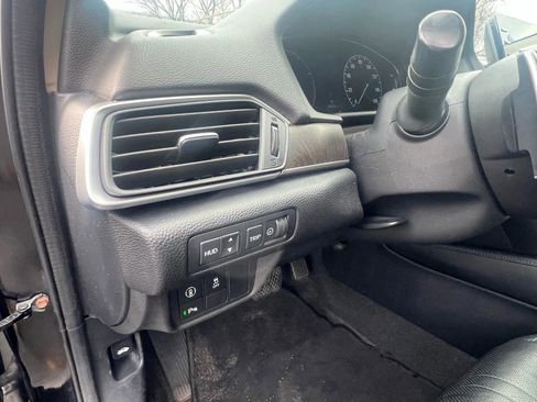 Used 2018 Honda Accord Touring image 23