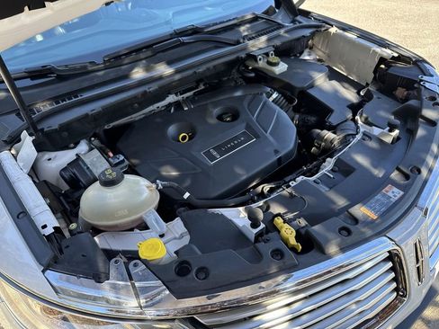 Used 2018 Lincoln MKC Select w/ Select Plus Package image 30