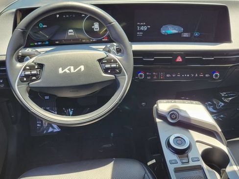 Used 2022 Kia EV6 Wind RWD image 6
