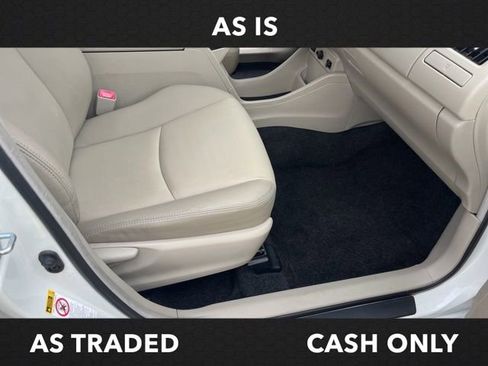 Used 2014 Toyota Prius V Five image 37