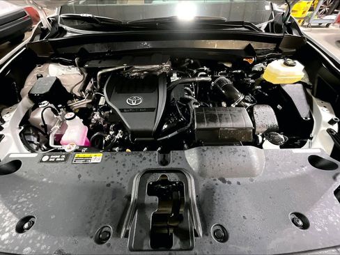 Used 2025 Toyota Grand Highlander AWD Hybrid image 31