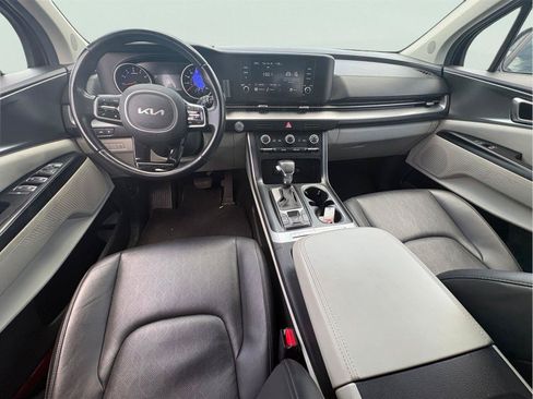 Used 2022 Kia Carnival LX FWD image 11