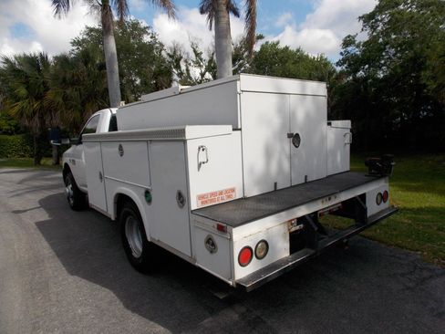 Used 2011 RAM 3500 ST RWD image 5