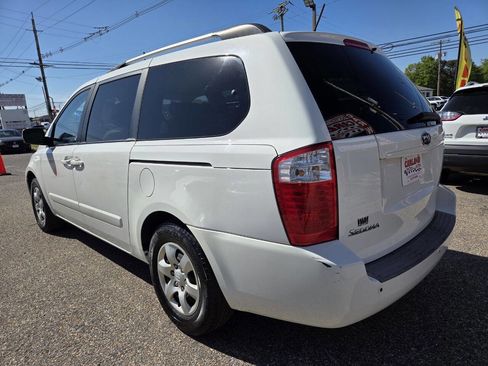 Used 2010 Kia Sedona LX FWD image 5