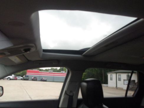 Used 2011 GMC Terrain SLT image 24