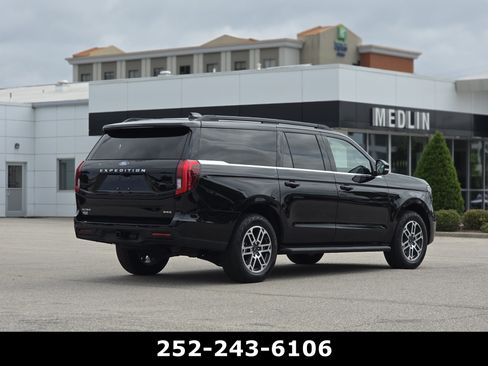 Used 2025 Ford Expedition Max Active AWD/4WD image 7