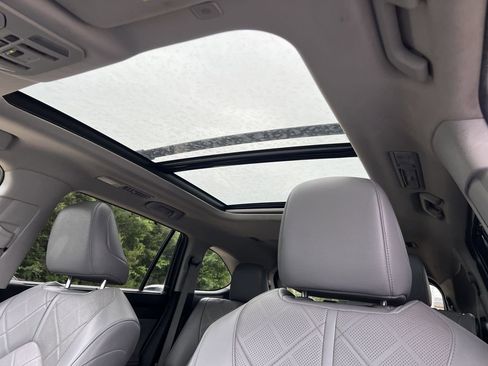 Used 2024 Toyota Highlander Platinum AWD/4WD image 11