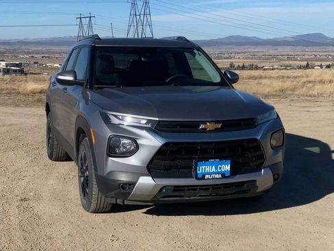 Used 2023 Chevrolet TrailBlazer LT w/ Convenience Package image 3