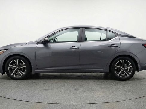 Used 2025 Nissan Sentra SV FWD image 5