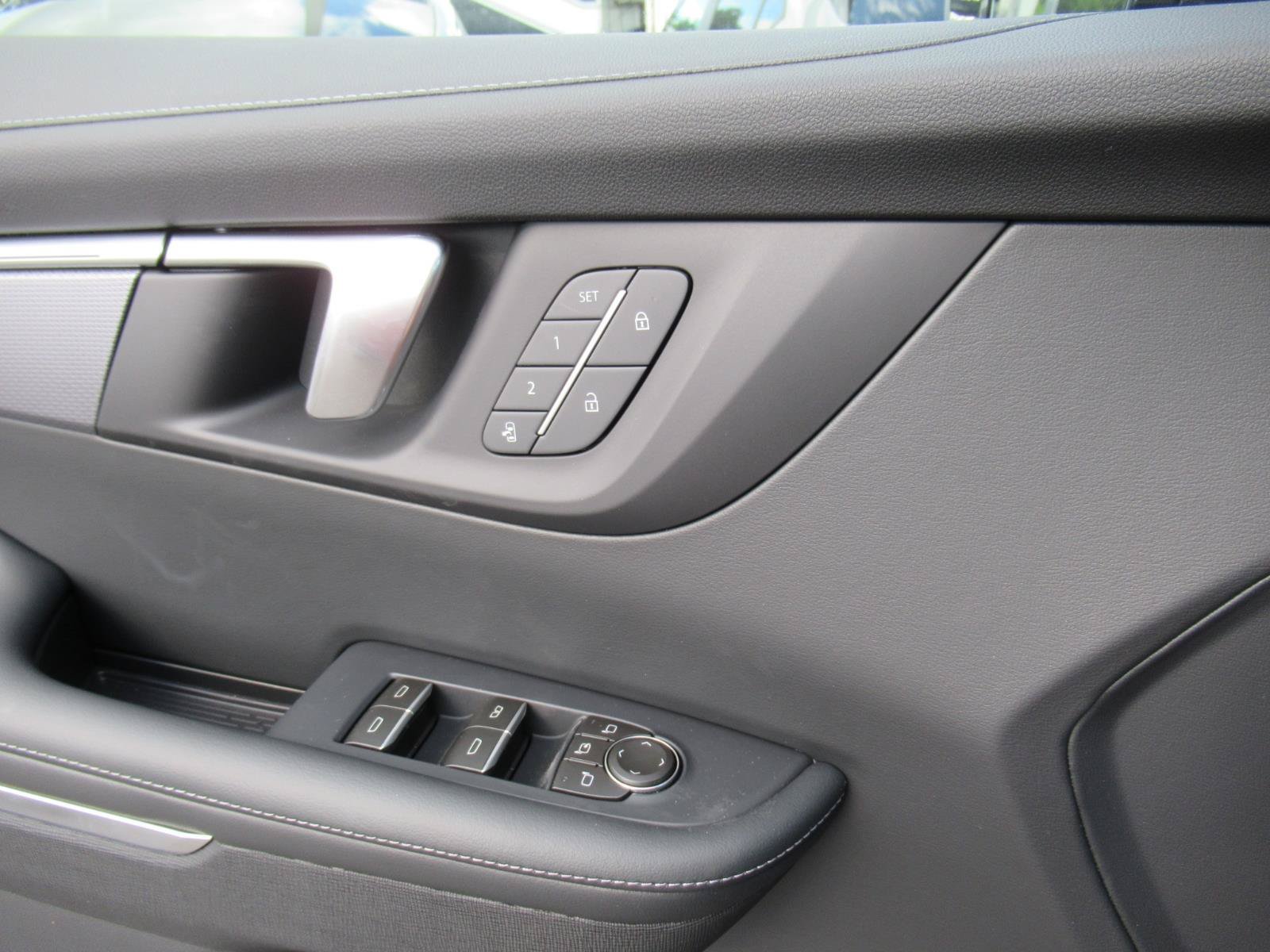 New 2026 Buick Enclave Sport Touring w/ Power Package FWD image 21