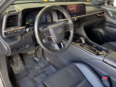 Used 2024 Toyota Crown image 14