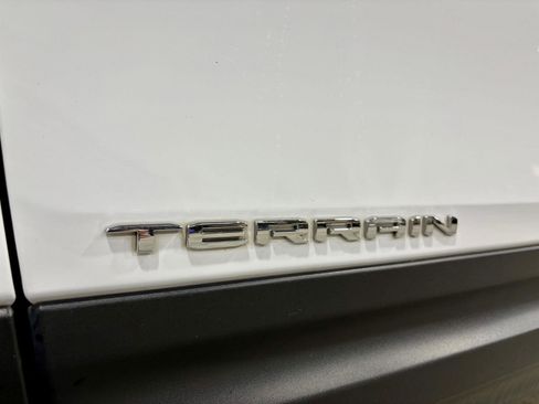 Used 2023 GMC Terrain SLE w/ Driver Convenience Package image 19