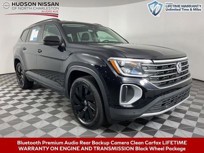 Used 2024 Volkswagen Atlas SE w/ Black Wheel Package