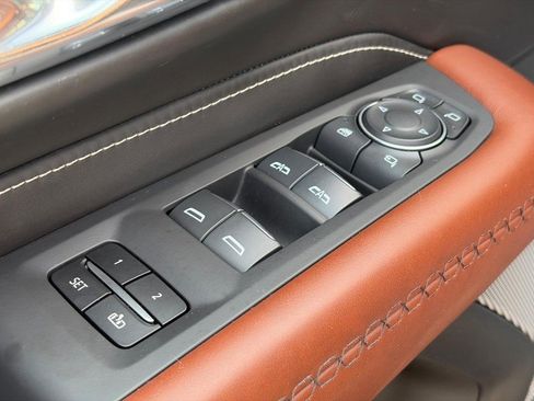 Used 2024 GMC Yukon Denali Ultimate AWD/4WD image 25