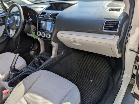 Used 2017 Subaru Forester 2.5i Premium AWD/4WD image 34
