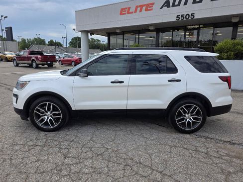 Used 2018 Ford Explorer Sport w/ Equipment Group 401A AWD/4WD image 8