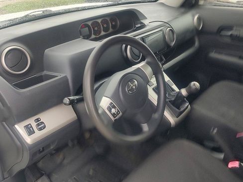 Used 2010 Scion xB FWD image 11