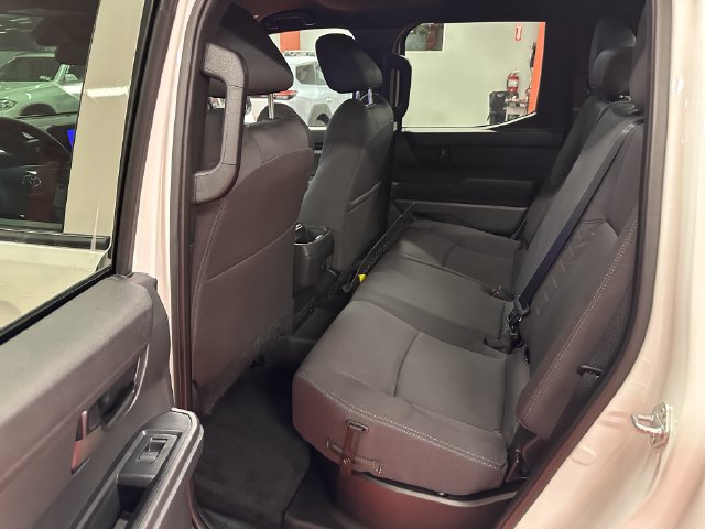 Used 2025 Toyota Tacoma SR w/ SR Upgrade Package AWD/4WD image 13
