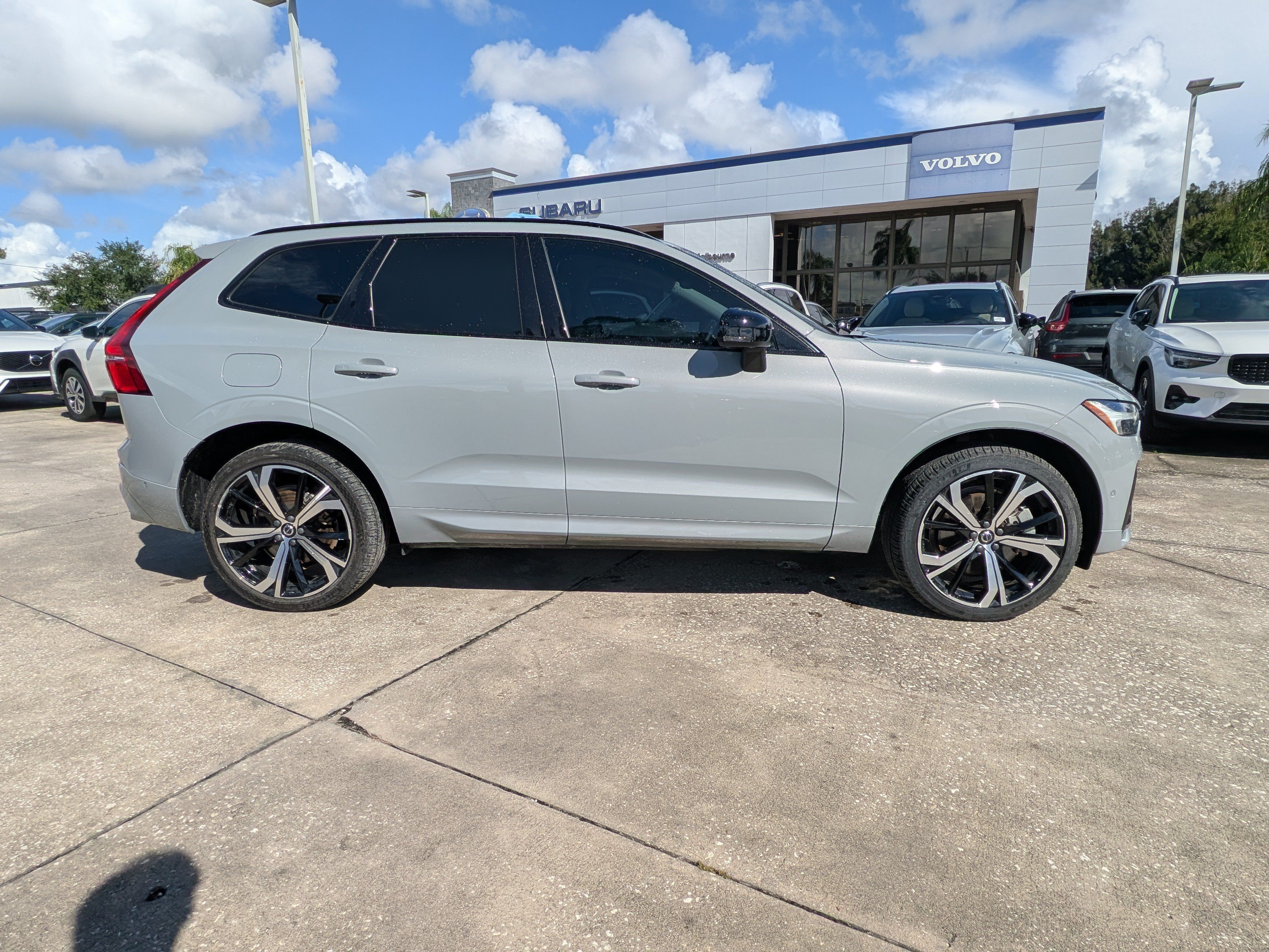 Certified 2024 Volvo XC60 T8 Ultimate w/ Protection Package Premier AWD/4WD image 2