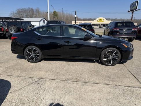 Used 2024 Nissan Altima 2.5 SR image 4