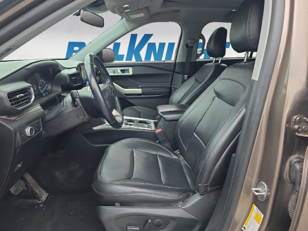 Used 2021 Ford Explorer Limited w/ Equipment Group 301A AWD/4WD image 9