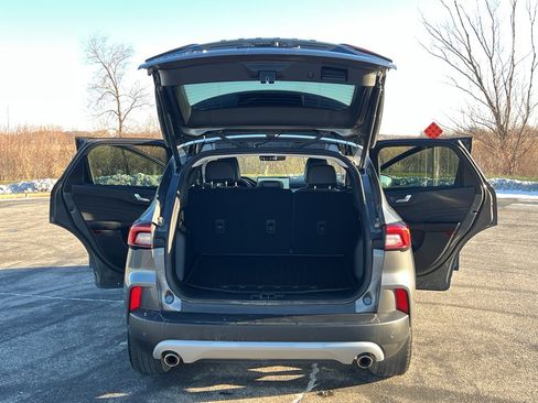 Used 2025 Ford Escape Platinum image 39