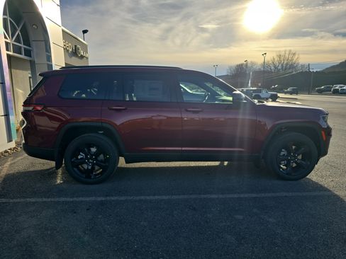 New 2025 Jeep Grand Cherokee L Limited image 2