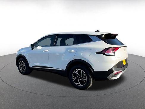 Used 2025 Kia Sportage LX AWD/4WD image 9